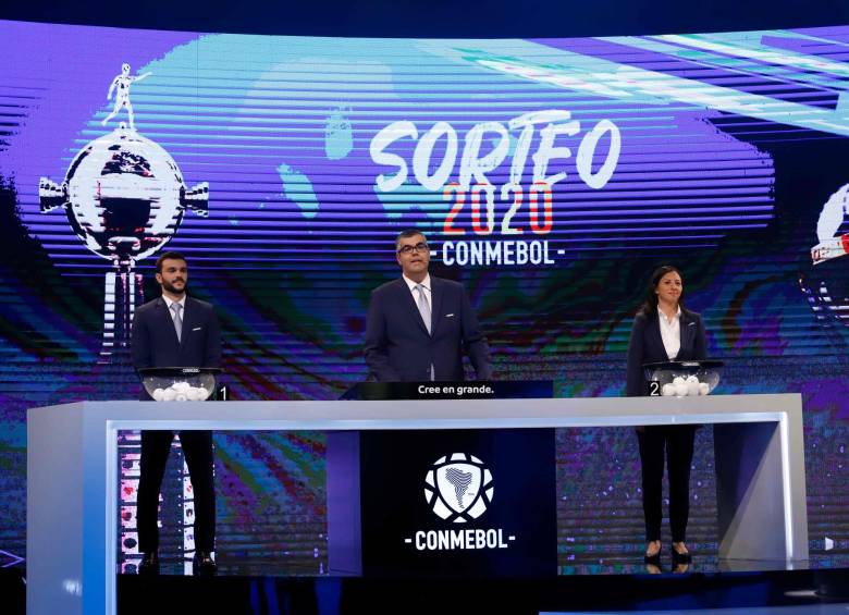 Así fue el sorteo de Copa Libertadores y Copa Sudameircana para lo que resta del torneo en 2020. Foto AFP