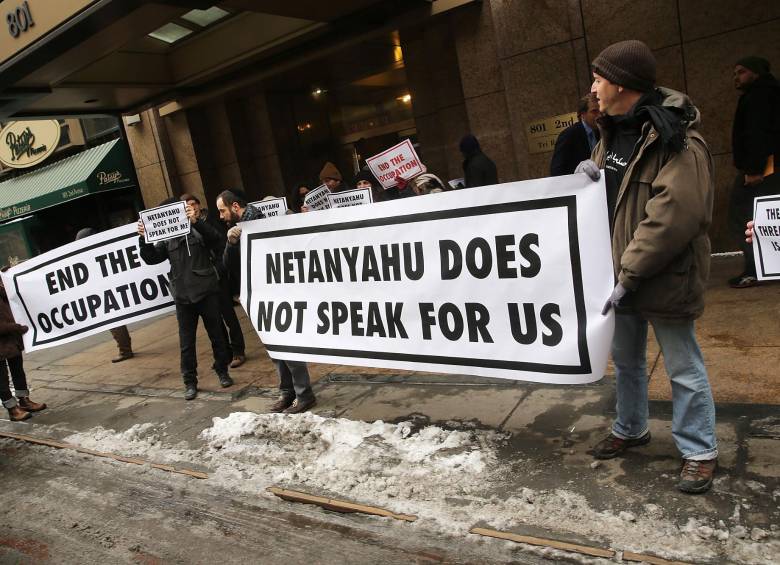 Incluso en las principales ciudades de E.U, residentes israelíes expresaron su oposición al discurso del premier. FOTO AFP 