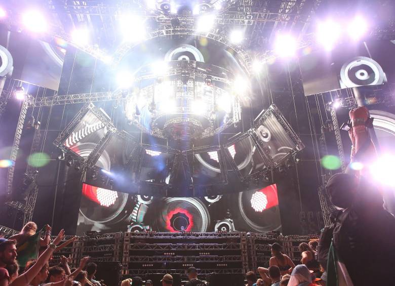 Miami se convirtió este fin de semana en una hipnótica discoteca al aire libre pletórica de trepidantes secuencias elaboradas por figuras como Armin Van Buuren, Axwell e Ingrosso, Carl Cox o Avicii. FOTO AFP