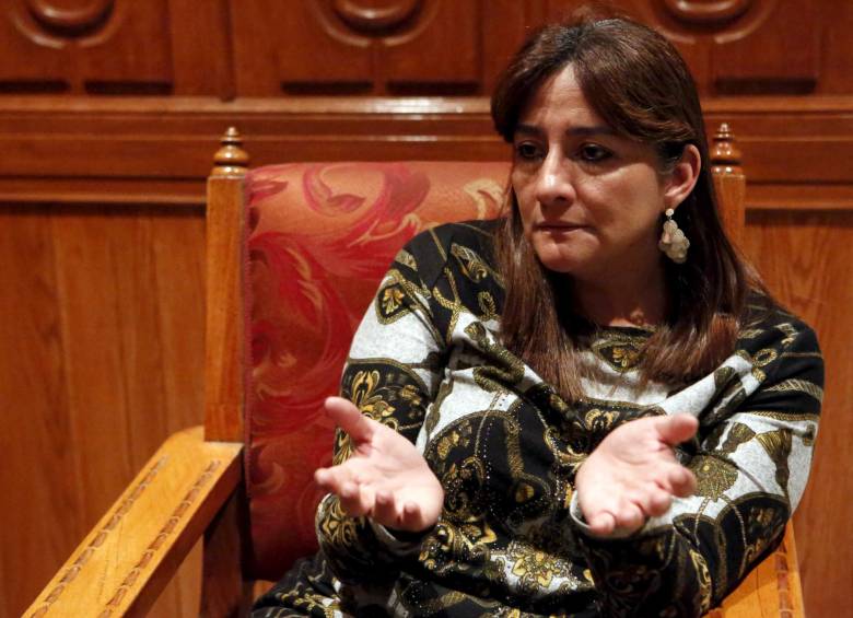 La exfiscal colombiana Ángela Buitrago, quien hace parte del Grupo Interdisciplinario de Expertos Independientes (GIEI) que investiga el caso, denunció el no suministro de información por parte de las autoridades. Foto Reuters