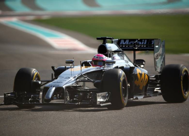 El piloto español Fernando Alonso, que abandonó Ferrari al final de la temporada, sería una de las caras nuevas de la escudería británica. FOTO AFP