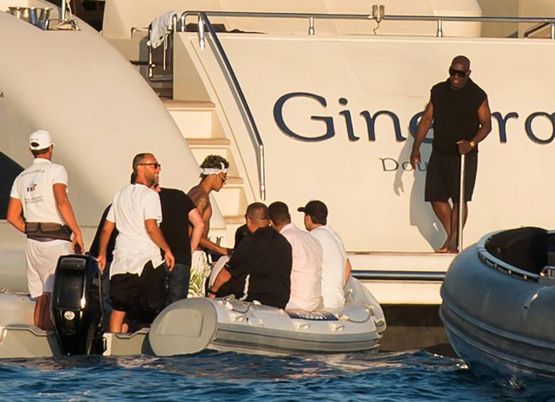 Neymar y sus amigos se divierten en Saint-Tropez