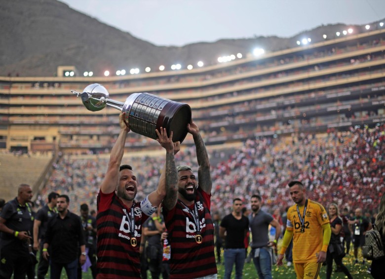 La fiesta podría prolongarse hasta bien entrada la noche si el Flamengo se proclama este domingo campeón del Brasileirao, título que levantó por última vez en 2009. Foto: EFE