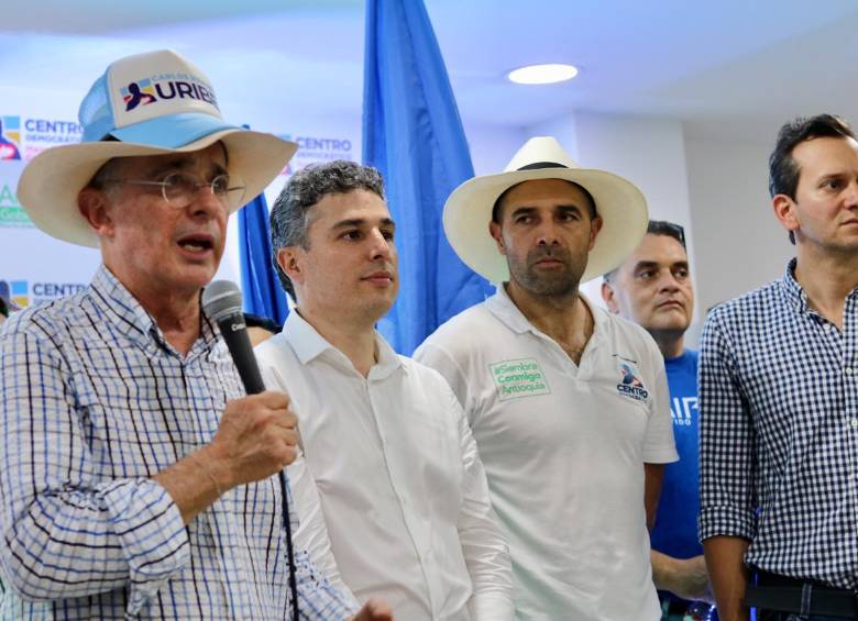 El expresidente Álvaro Uribe Vélez acompañando a los candidatos de Centro Democrático durante la serie de eventos que se realizaron este fin de semana. FOTO Cortesía