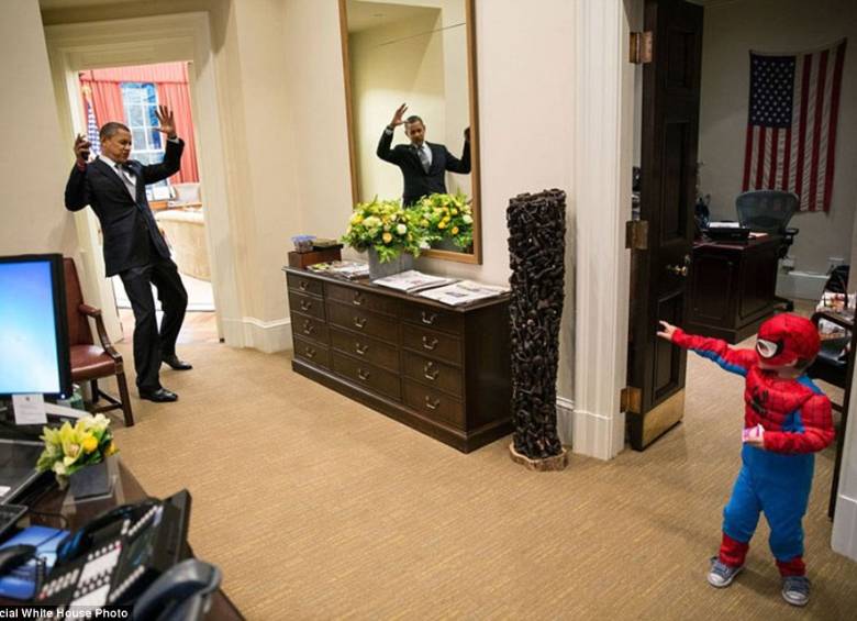 Halloween en la Casa Blanca dejó varios momentos de juego entre el presidente y los niños que visitan este lugar. FOTO Official White House Photo