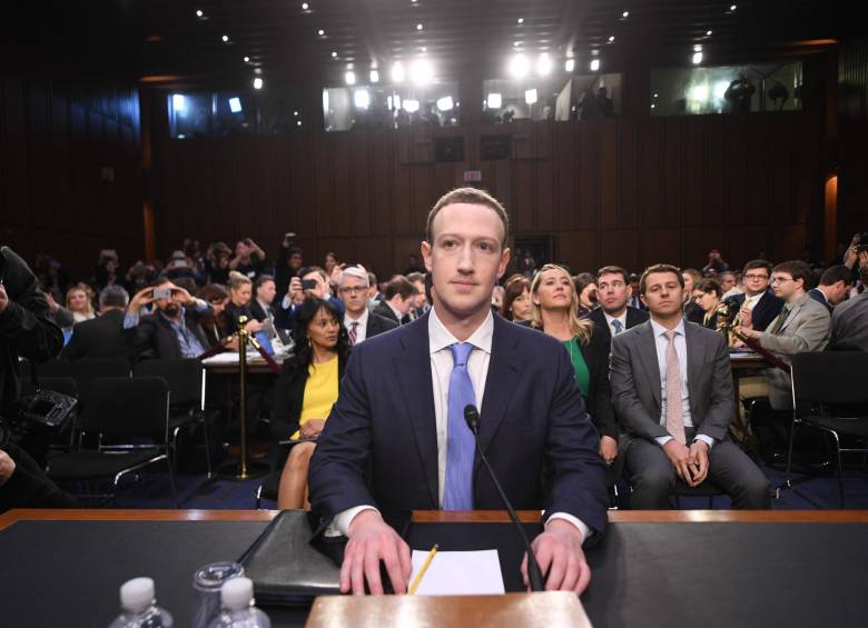 Zuckerberg este martes en el Congreso. FOTO AFP
