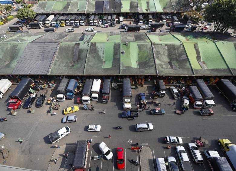 La ANDI, Fenalco y la SAC llamaron a la tranquilidad en un comunicado conjunto difundido en la tarde de este sábado. Plaza Mayorista de Medellín. Abastecimiento de alimentos, verduras y granos. Foto: Manuel Saldarriaga. 