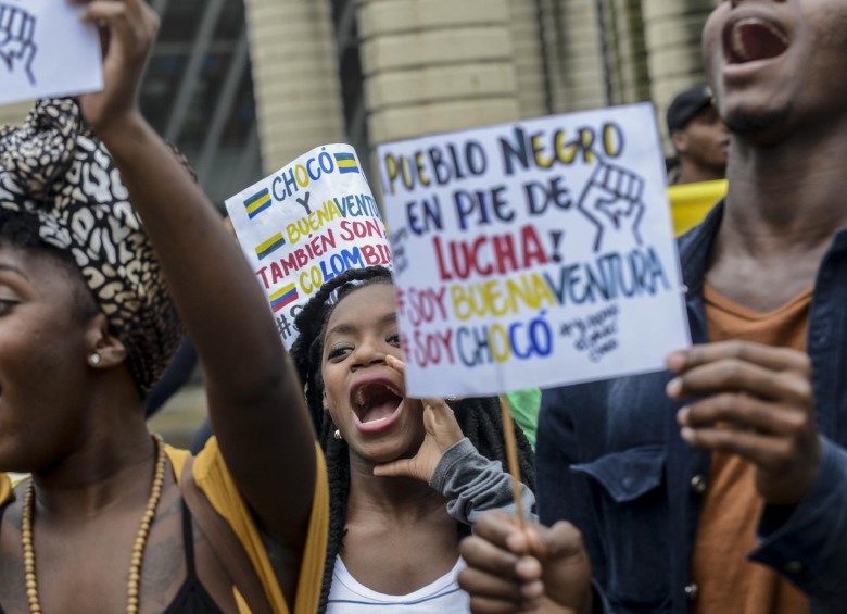 Incluso en Medellín hubo protestas ayer de afrocolombianos para apoyar los paros en Buenaventura y Chocó. Foto: AFP 
