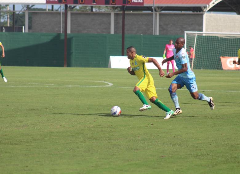 Nacional gana y alarga dominio sobre Jaguares