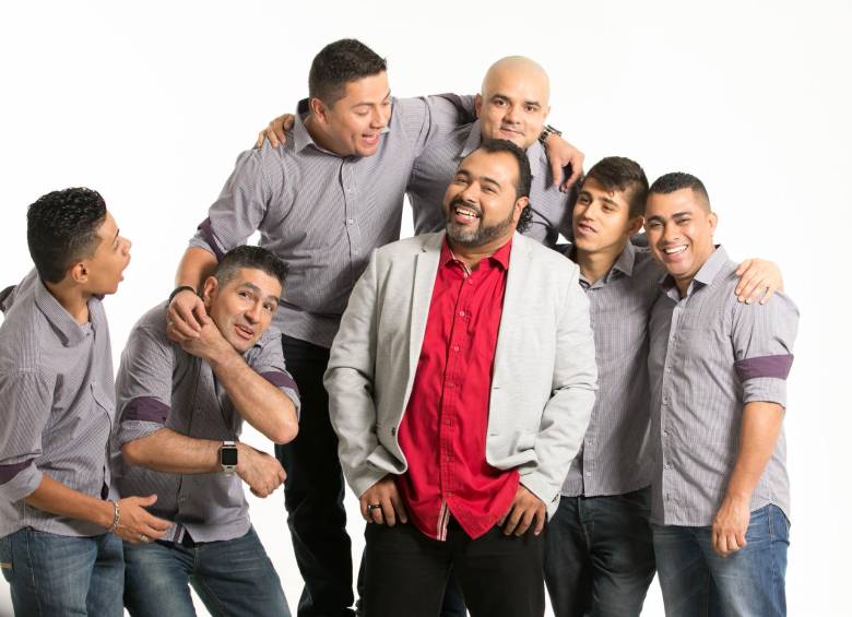 Risaloca y su grupo Los Desaparecidos hicieron una canción para la Feria de las Flores. FOTO Cortesía