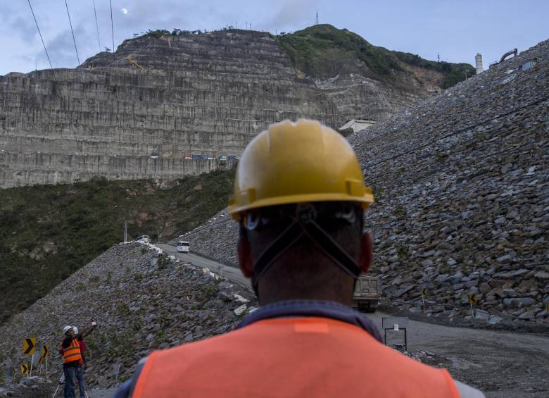 El aumento del brote ha obligado a realizar pruebas adicionales entre los trabajadores del proyecto. FOTO: SANTIAGO MESA