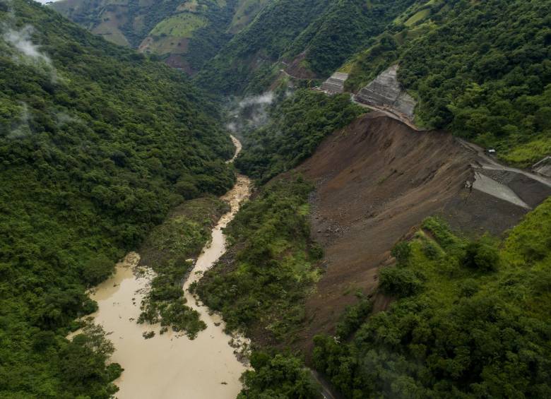 En la zona han caído más de 300.000 metros cúbicos de tierra. FOTO ESTEBAN VANEGAS