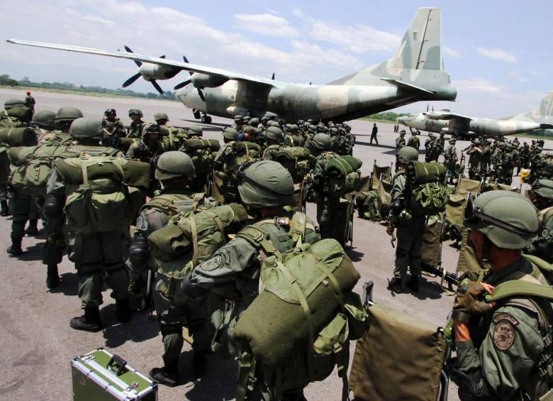 Venezuela está fortaleciendo su presencia militar en la zona fronteriza con Colombia. Maduro anunció la militarización. FOTO afp