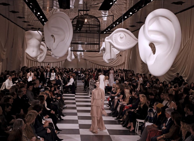 El baile surrealista de Dior