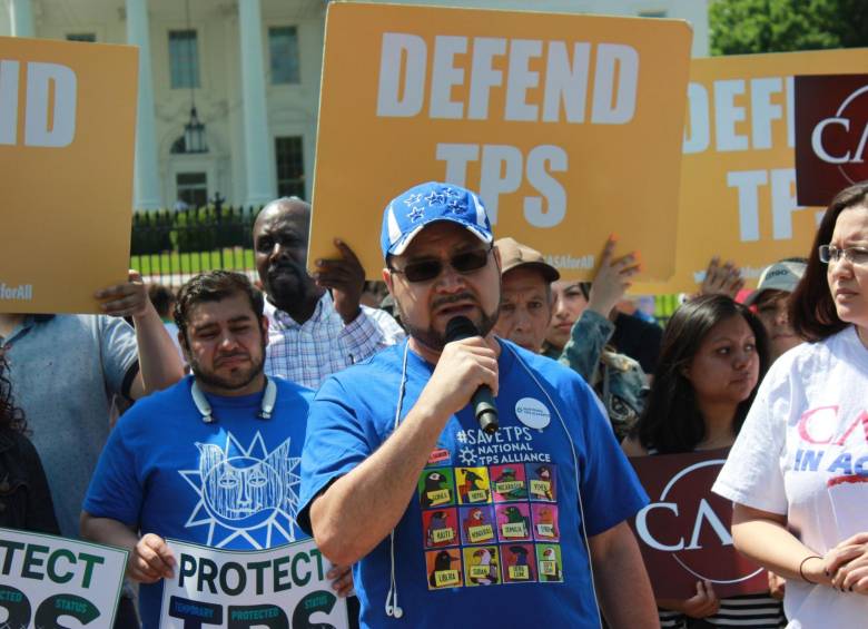 Beneficiados del Estatus de Protección Temporal (TPS) protestaron frente a la Casa Blanca. FOTO: EFE
