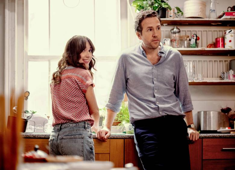 Trying es una nueva comedia en Apple TV+. FOTO CORTESÍA