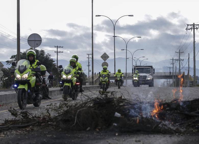 Vías en Boyacá que fueron desbloqueadas luego del diálogo con transportadores. Se han hecho 1.820 caravanas en el país durante el paro camionero que ya ajusta 39 días. FOTO colprensa