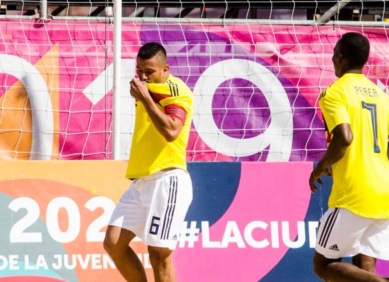 Ómar Ortega, capitán de la Selección, se reportó con gol en la primera jornada del fútbol en el Sudamericano. FOTO Rosario 2019
