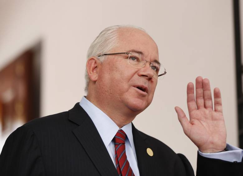 El canciller de Venezuela, Rafael Ramírez, consideró que las bajas cotizaciones no le convienen ni “a los países productores, ni consumidores”, porque limitarán las inversiones. FOTO REUTERS
