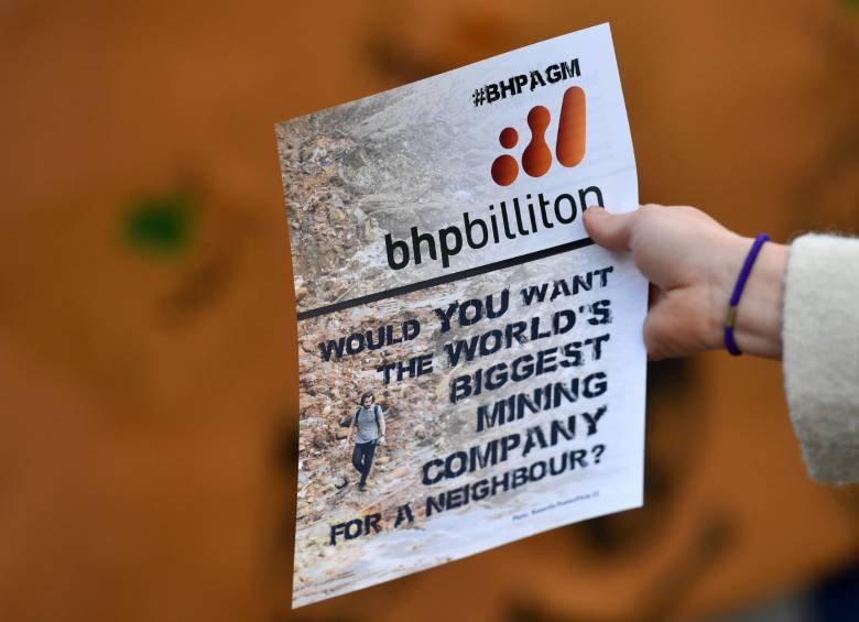 La Fiscalía brasileña presentó este jueves cargos contra 22 personas y 4 empresas acusadas del gigantesco vertido de residuos minerales. FOTO AFP