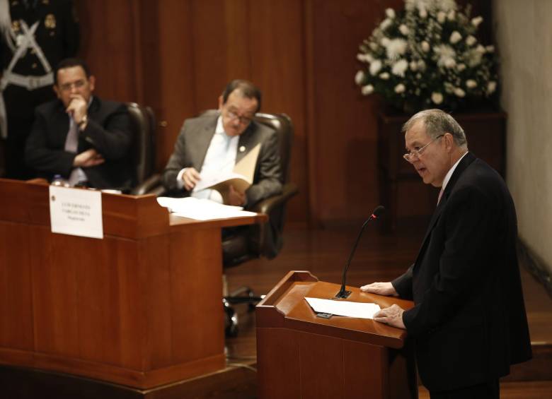 Norma del Código Civil favorece, según la Procuraduría, a los hijos tenidos dentro del matrimonio, por encima de los extramatrimoniales o los adoptados. FOTO COLPRENSA