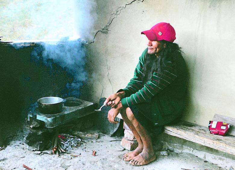 Imagen de la cinta Señorita María, en la que el cineasta Rubén Mendoza trabajó seis años. Ella, un personaje de la vida real, que el director retrató en la cinta. FOTO cortesía ficci