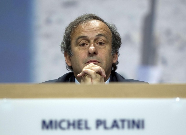 Michel Platini, ante los escándalos de la Fifa, fue de los primeros en pedir la renuncia de Joseph Blatter. FOTO AFP