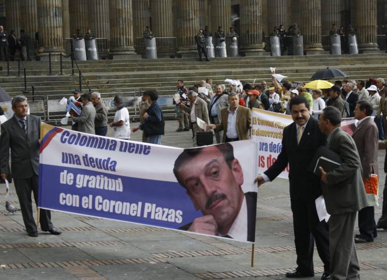 Cientos de personas han pedido durante años la libertad del coronel en retiro Alfonso Plazas Vega. FOTO COLPRENSA