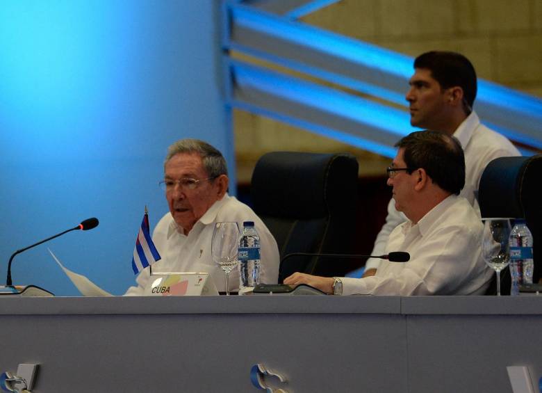 Raúl Castro dijo que no hará concesiones políticas que afecten la soberanía de Cuba. FOTO AFP