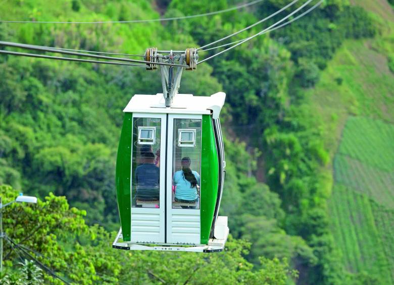 Desde hace 7 años que el teleférico es una solución para sortear la difícil geografía del corregimiento. FOTO Edwin Bustamante