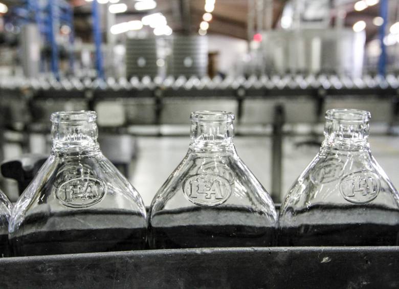 El proyecto de ley, que ahora pasará a conciliación y luego a firma presidencial para convertirse en ley de la república, modifica el consumo de licores destilados, vinos, aperitivos y bebidas similares. FOTO Archivo Edwin Bustamante Restrepo