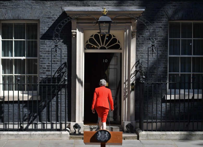 Theresa May soportó tres derrotas en el Parlamento de su acuerdo del Brexit, pero la presión la llevó finalmente a la dimisión. FOTO reuters