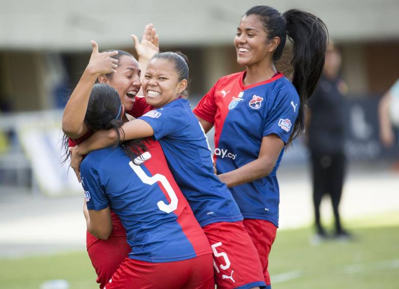 El festejo de las escarlatas en el duelo ante Pereira. FOTO EDWIN BUSTAMANTE