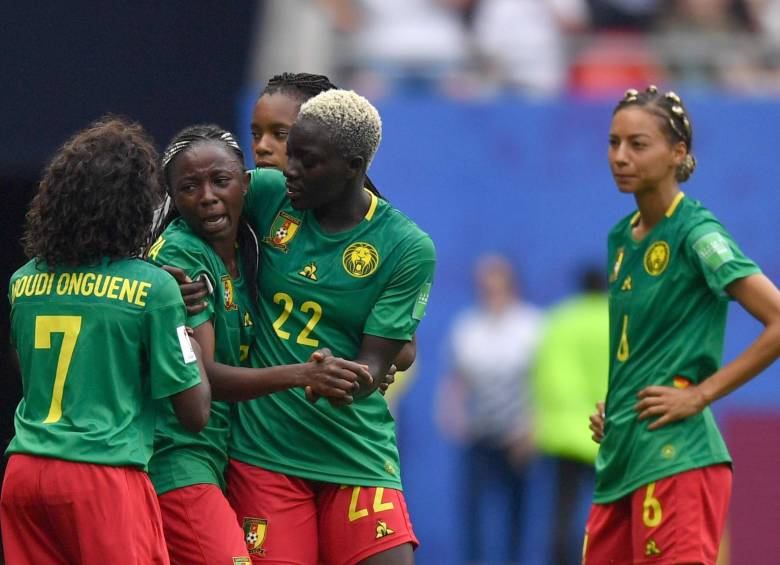 Pasó de todo en el partido Camerún vs Inglaterra femenino