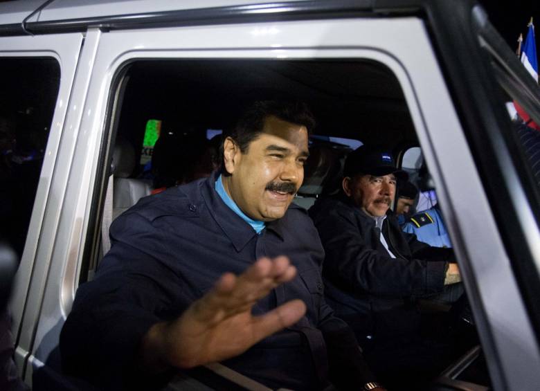 Piden al presidente Nicolás Maduro que repatríe unos 350.000 millones de dólares depositados sin justificación legal en bancos de varios países. FOTO AP