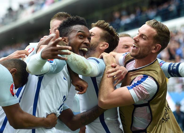  Daniel Sturridge marcó el gol de la victoria para que Inglaterra lograra un triunfo de 2-1 sobre Gales. FOTO AFP