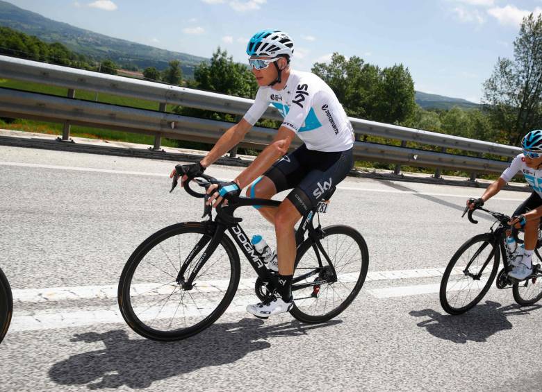 A Froome no se le ha visto avasallador como en otras ocasiones. Sergio Henao ha jugado un papel determinante para que su líder no ceda más terreno. Son optimistas para lo que resta. FOTO AFP