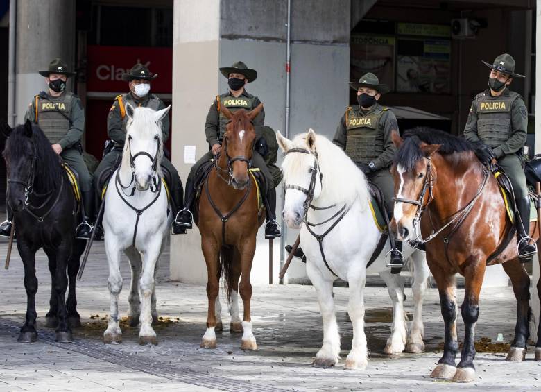 La petición de no usar equinos para el control de manifestaciones lo hizo el alcalde de Medellín, Daniel Quintero, a través de sus redes sociales. FOTO JAIME PÉREZ MUNÉVAR