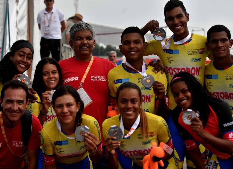 Selección Colombia se bañó en oro en la primera jornada del mundial de patinaje de carreras. FOTO @Fedepatincol