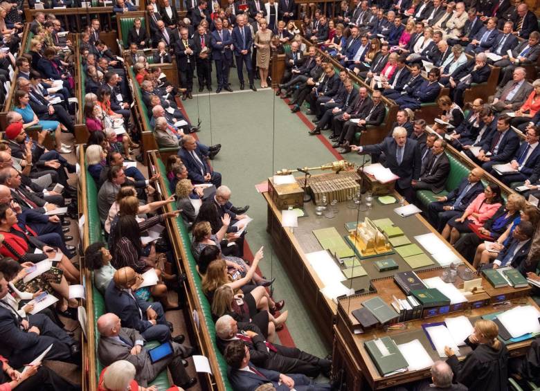 Boris Johnson enfrenta debate en el Parlamento de Reino Unido. FOTO: EFE