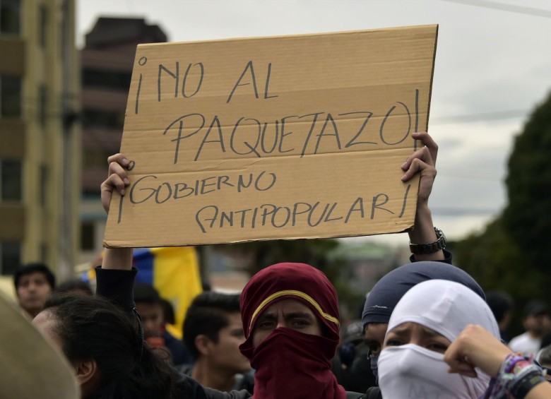Intensas protestas vive Ecuador por aumento del precio del combustible
