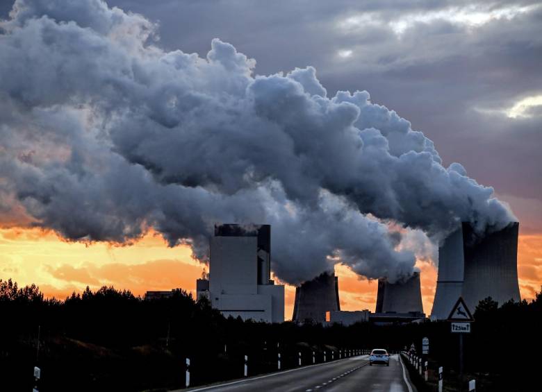 La planta de energía de carbón de Boxberg expulsa vapor de agua, en Boxberg (Alemania). FOTO: EFE