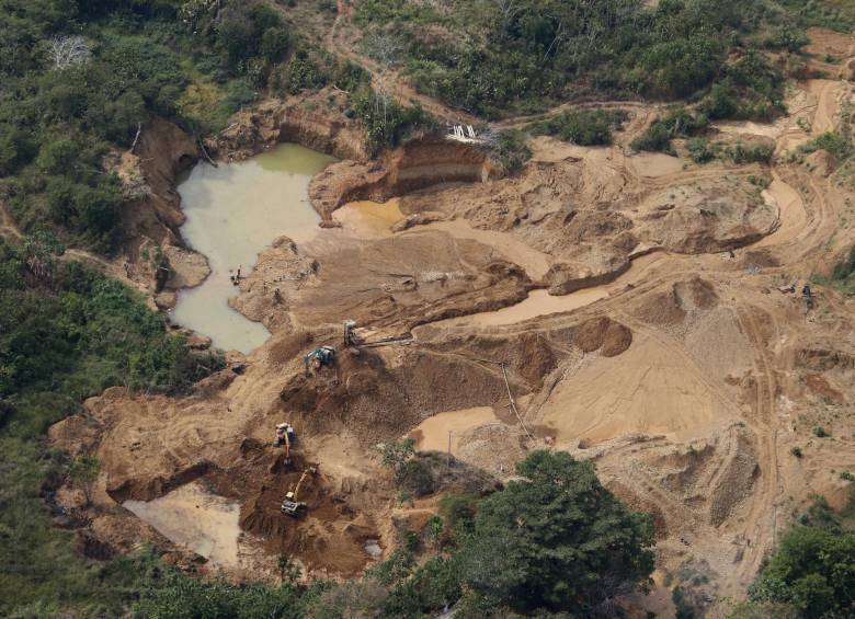 Este es el panorama que se presenta entre las poblaciones de Caucasia y Tarazá, Bajo Cauca antioqueño, zonas mineras donde más propensa está la población a la malaria. FOTO donaldo zuluaga