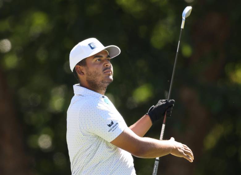 El colombiano tuvo una jornada brillante con siete ‘birdies’ (un golpe menos) en los primeros hoyos de la competencia. FOTO AFP