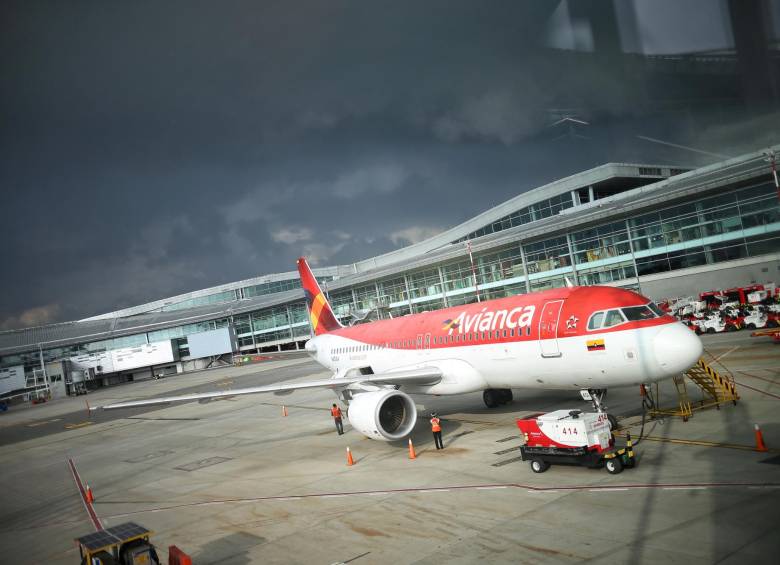 Avianca aseguró que el financiamiento de su reestructuración otorga garantías de respaldo al Gobierno. FOTO Colprensa