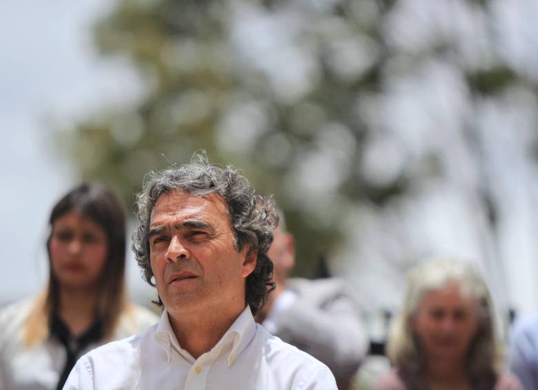 El exgobernador de Antioquia, Sergio Fajardo, toma distancia en la coalición con Claudia López y Jorge Robledo. FOTO: COLPRENSA