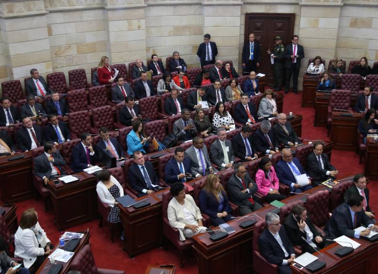 Desde el mediodía de ayer, una comisión accidental integrada por 11 senadores y 11 representantes escucharon a los 59 preseleccionados al cargo de contralor general. FOTO Colprensa