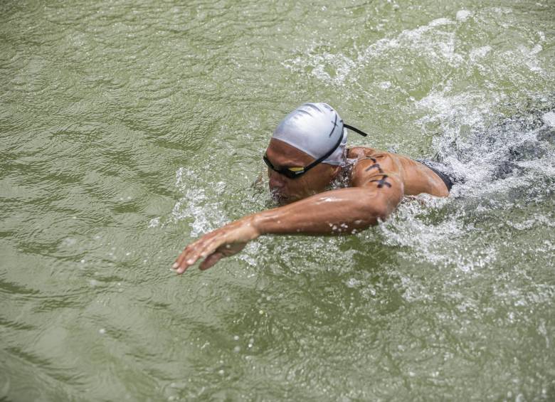 En diciembre pasado, David Carrillo, nadador colombo-venezolano, ganó el campeonato Oceanman. FOTO carlos velásquez 