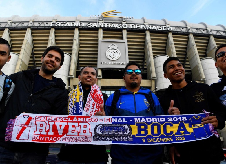 El Santiago Bernabéu está adornado con los colores de los oncenos argentinos para la final. Foto afp