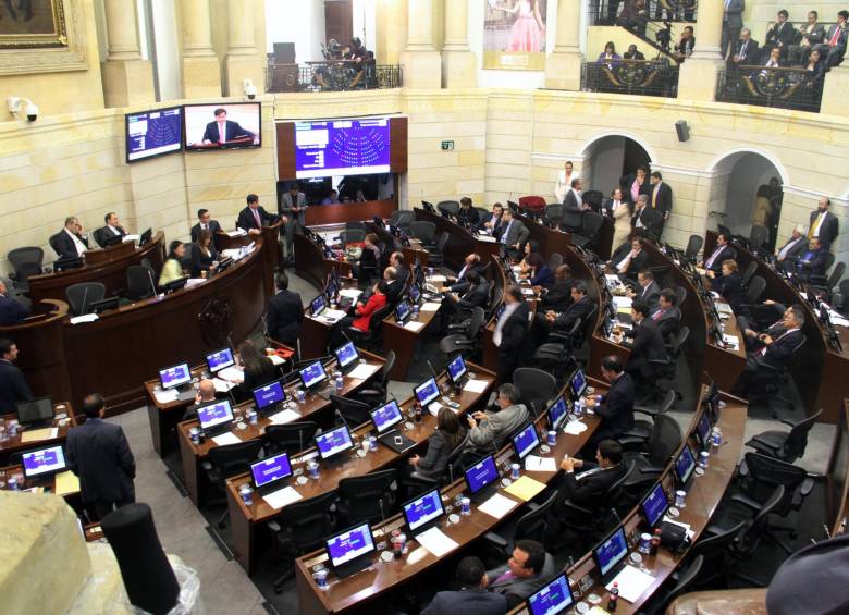 El periodo legislativo culminará el 16 de diciembre. Debates de control político, reformas constitucionales y proyectos de ley, la mayoría de origen oficialista copan la agenda. FOTO colprensa